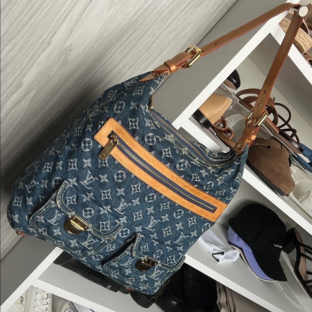 Authentic Louis Vuitton GM baggy two straps vintage very good condition denim
